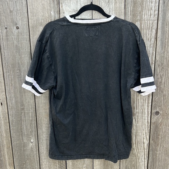 Vintage NHL Red Jacket Label Los Angeles Kings Tee - Picture 5 of 6